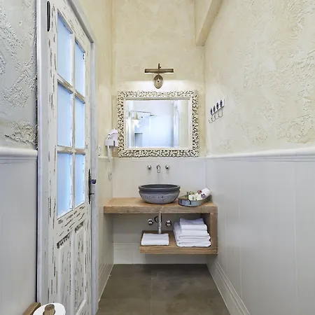 Alakapi & Willa Alaçatı